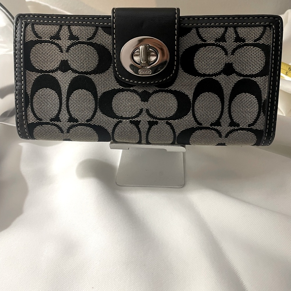 Coach Long Bi Fold Canvas Leather Sgnature Turn Lock Clutch Wallet